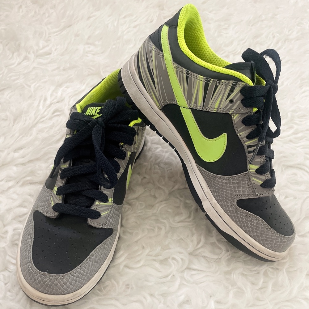Nike 2008 “vintage” Dunk Low GS Kids 5/woman’s 6.5